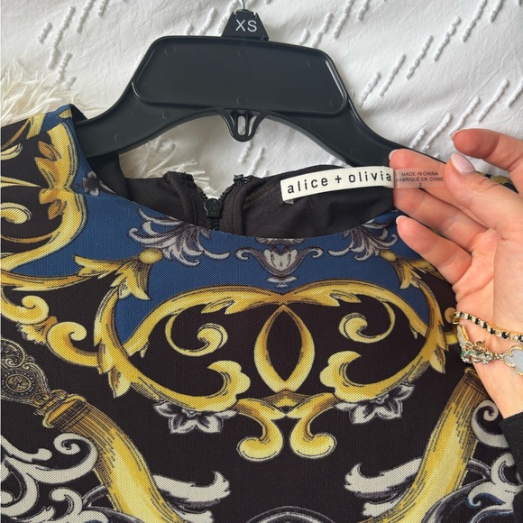 Alice + Olivia Blue and Red Patterned Midi Dress - Picture 6 of 6